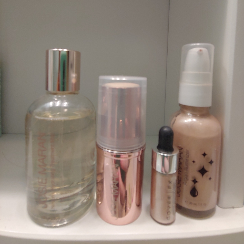 Josie Maran set